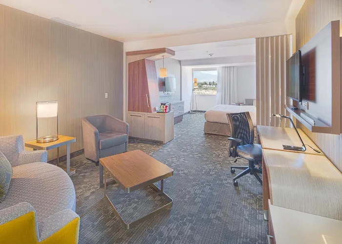 Courtyard By Marriott Saltillo